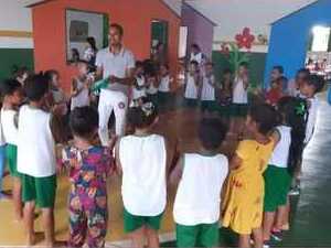imagens de aulas de capoira nas escolas