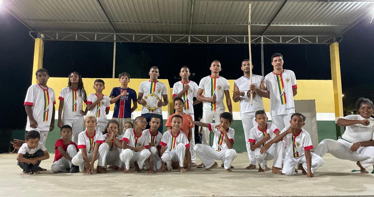 Imagem de roda de capoeira