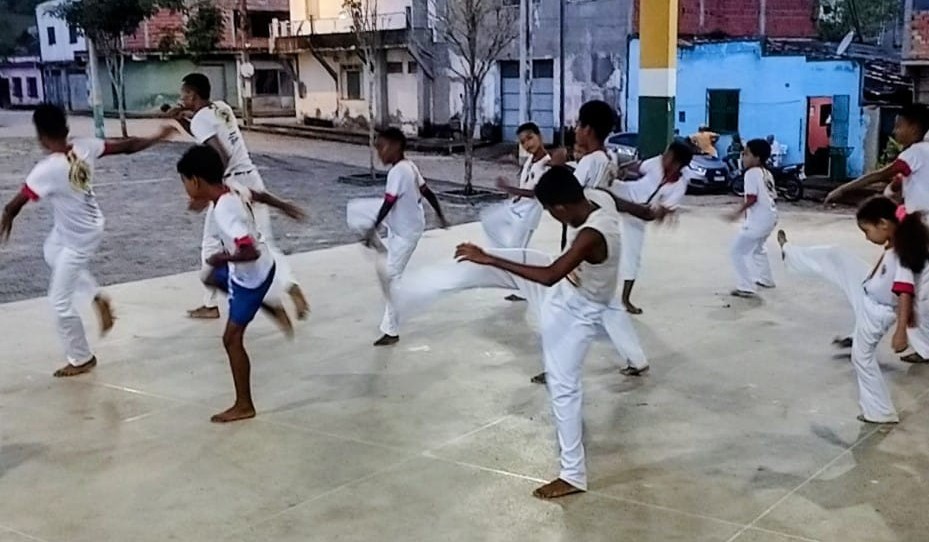 Imagem de roda de capoeira