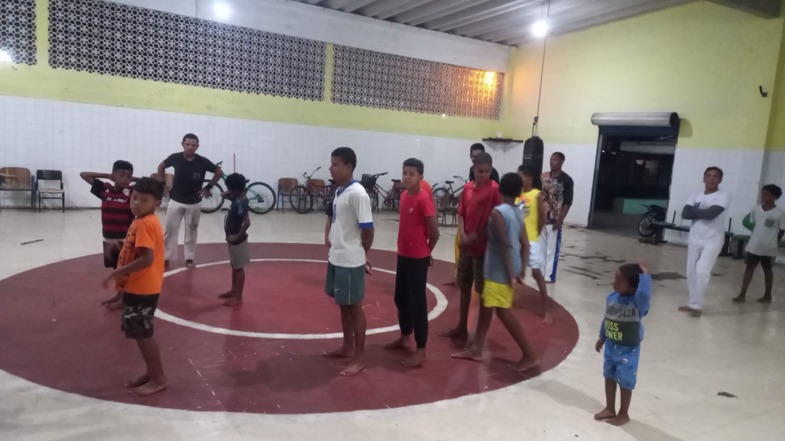 Imagem de roda de capoeira