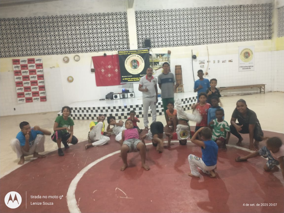 Imagem de roda de capoeira