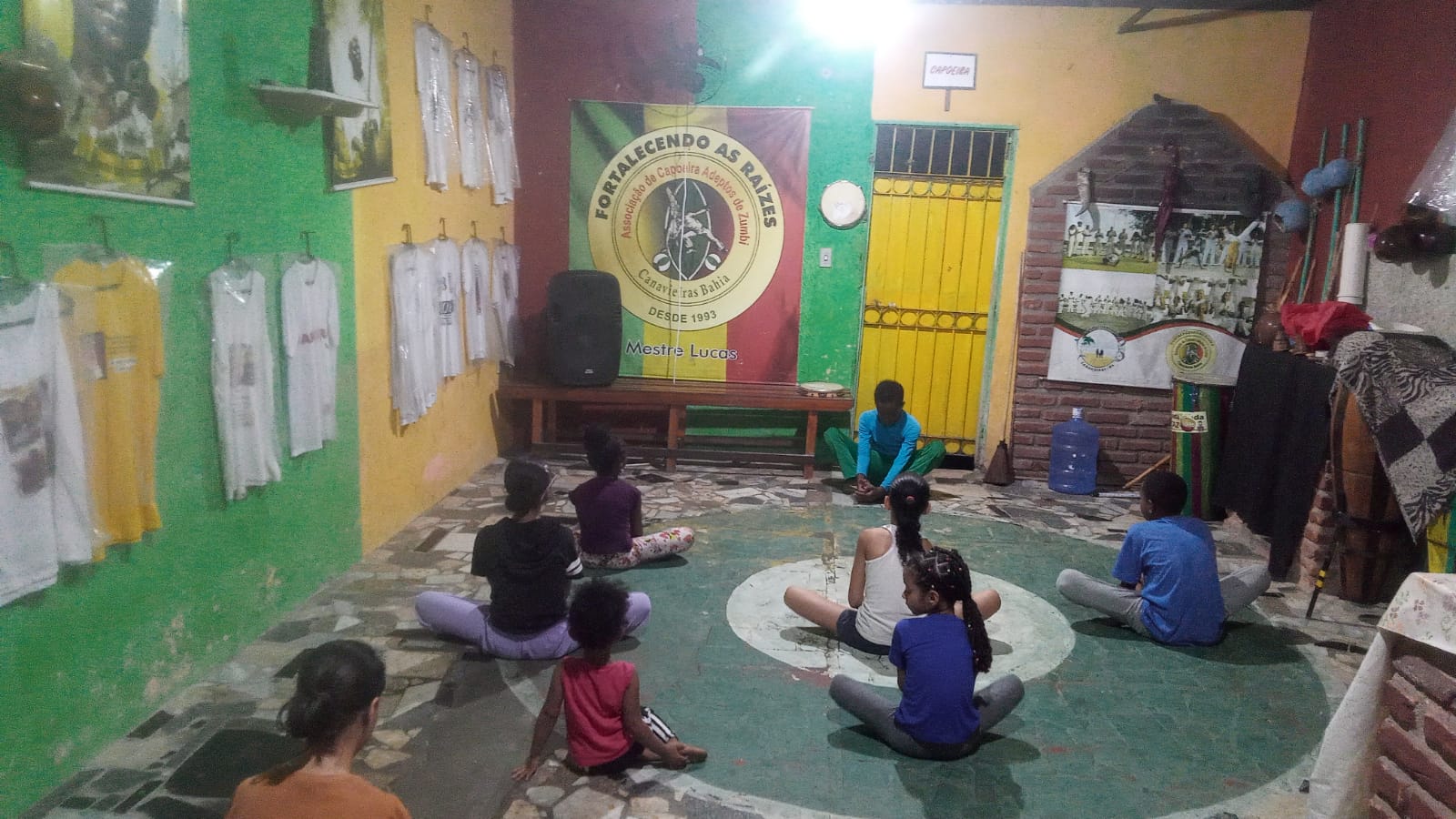 Imagem de roda de capoeira