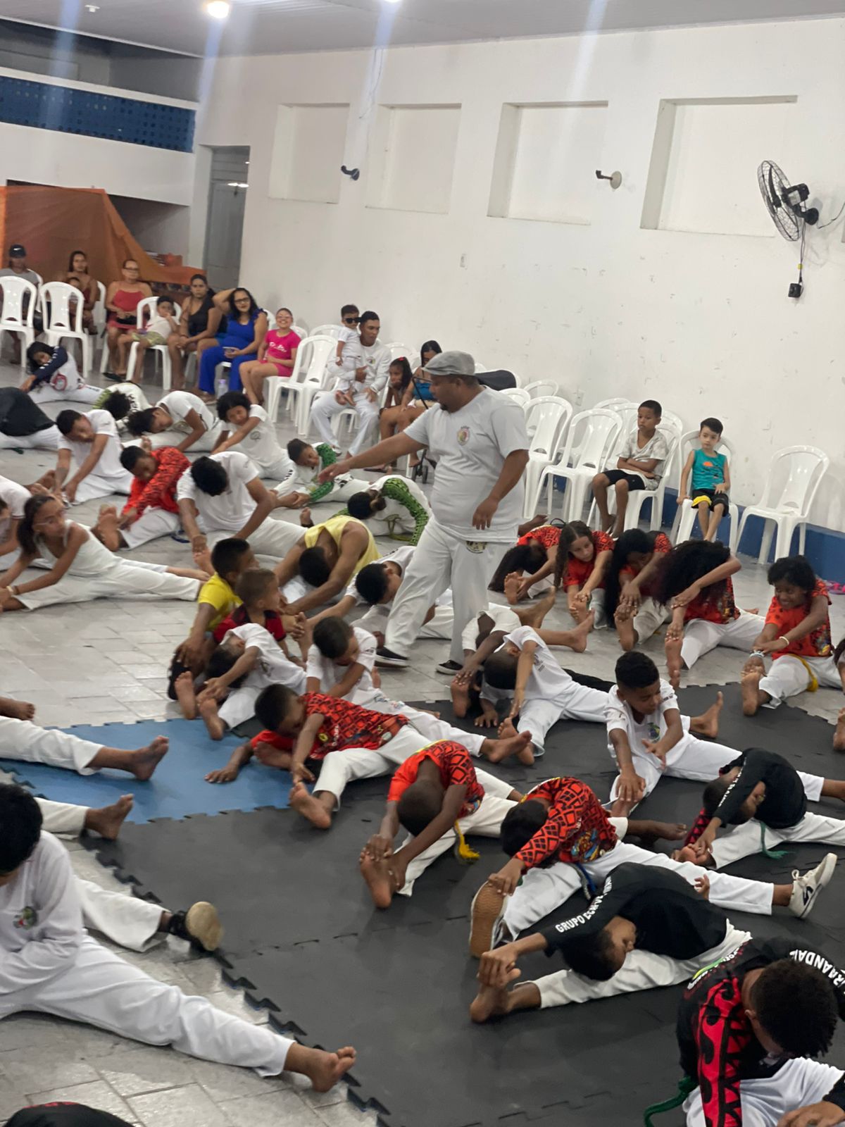 Imagem de roda de capoeira
